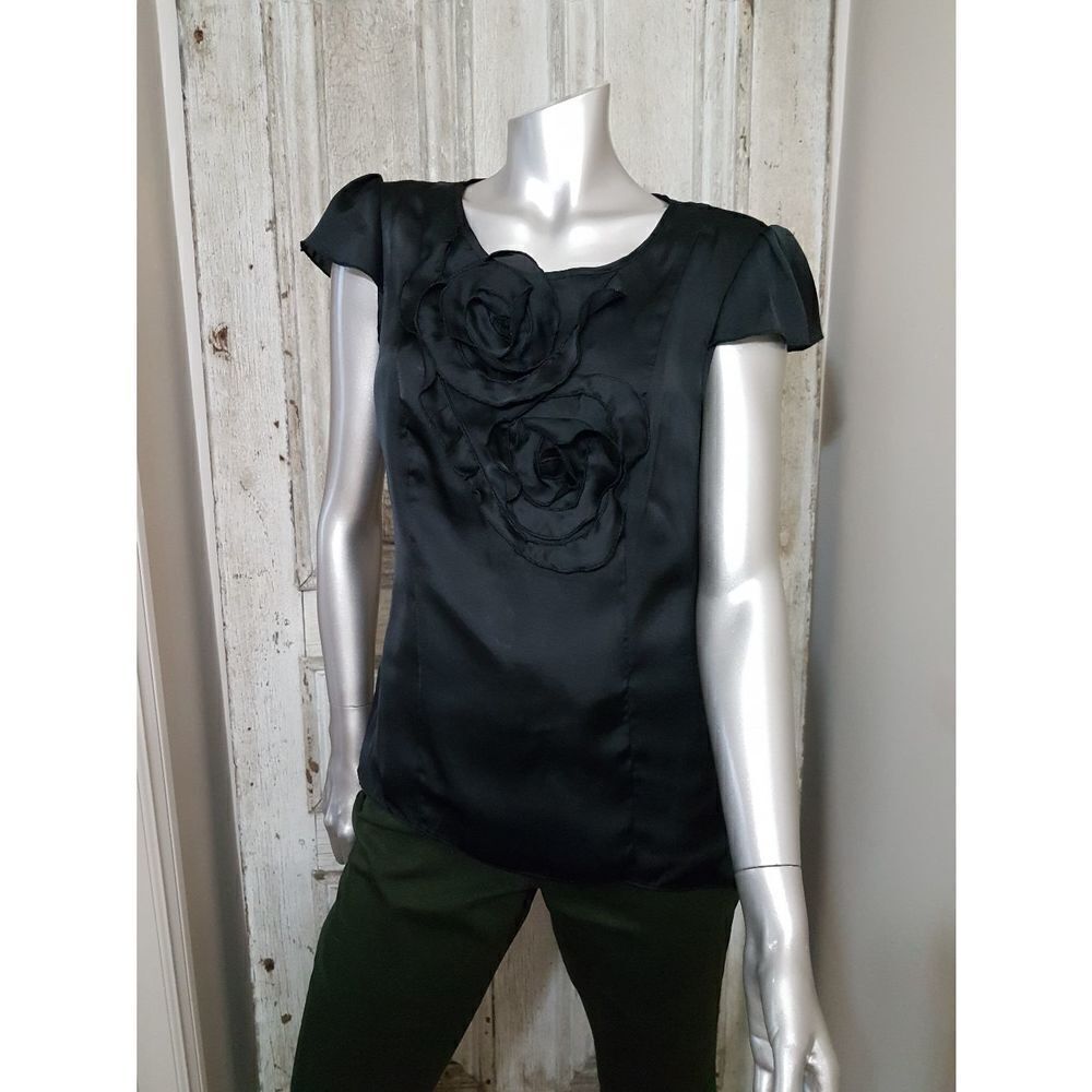 Spense Medium black blouse with floral detail. Side zipper and button back